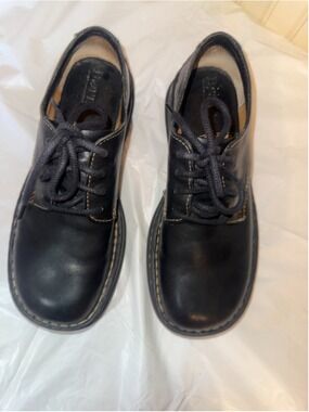 Born W3377 VINTAGE Oxfords Women's size 7 Martens